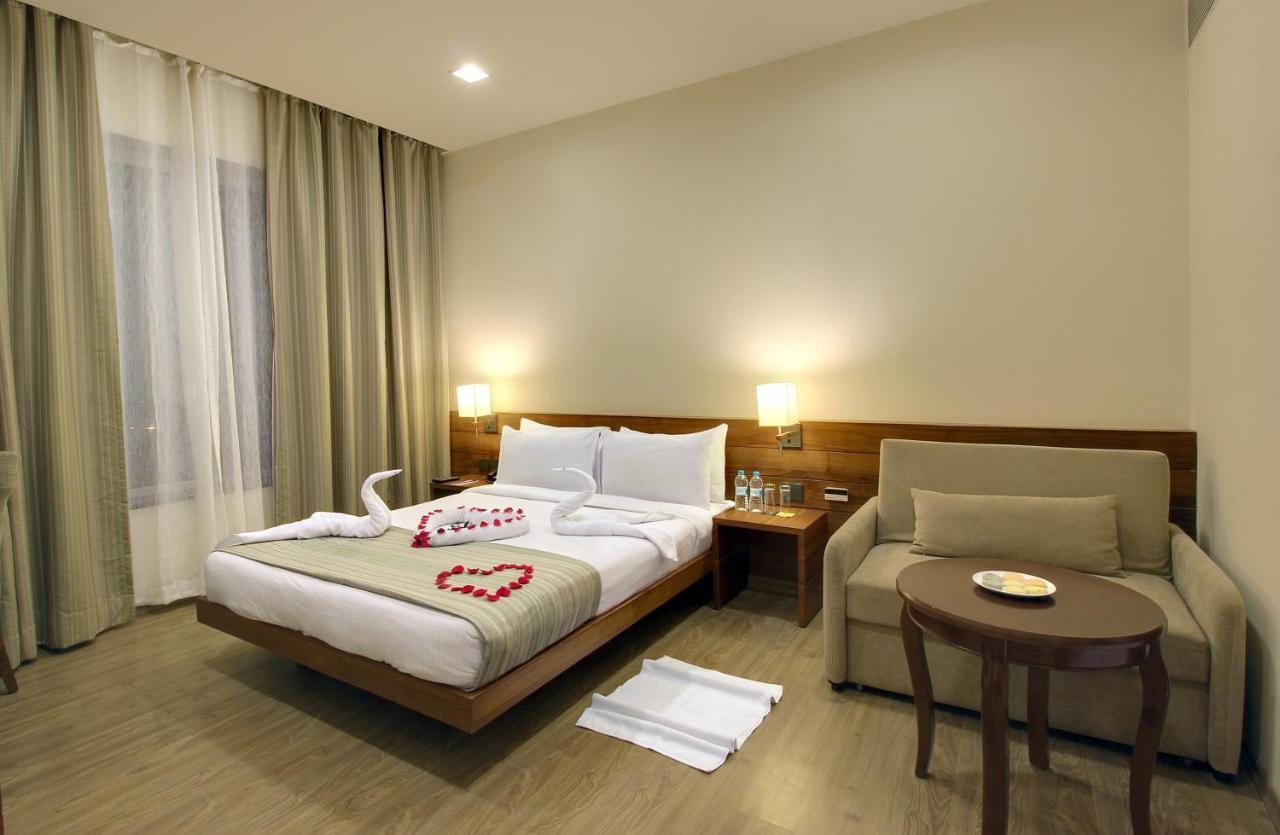 Temple Tree Hotel Shirdi Exterior photo