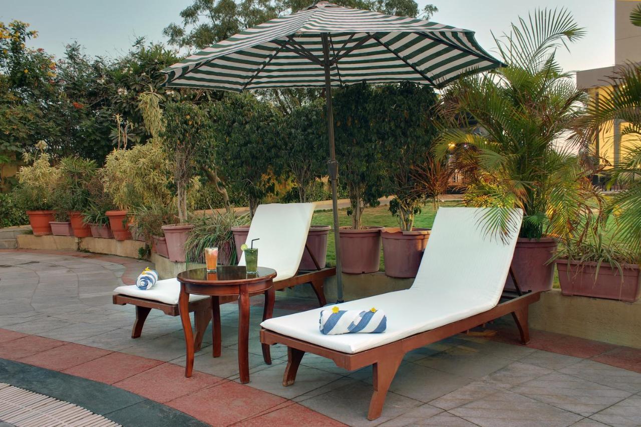 Temple Tree Hotel Shirdi Exterior photo