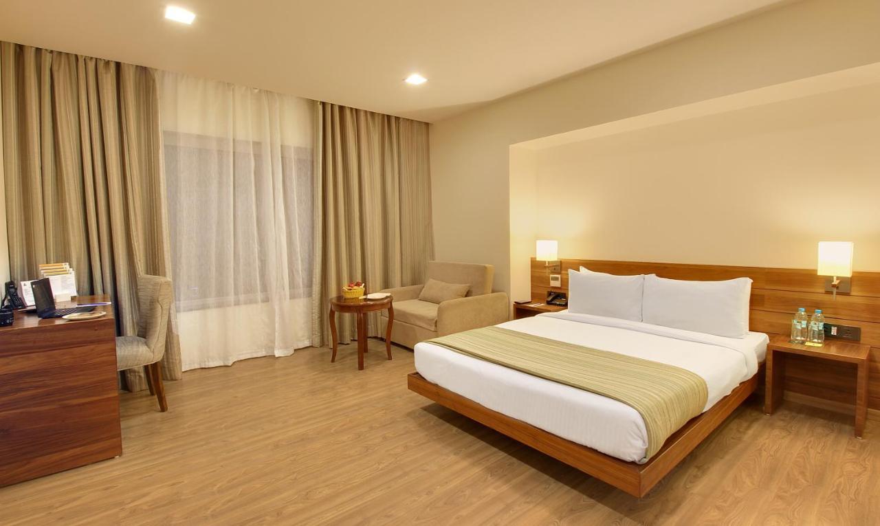 Temple Tree Hotel Shirdi Exterior photo