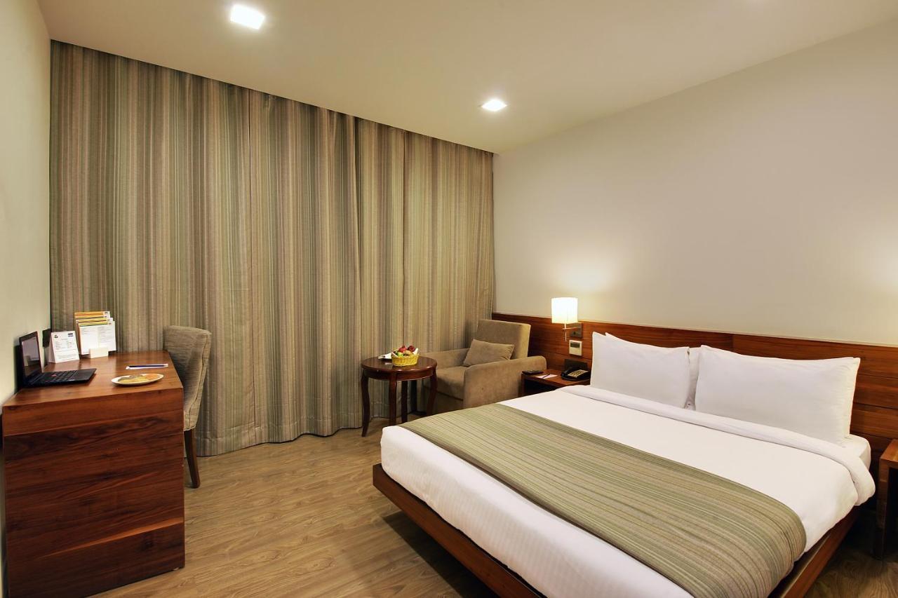 Temple Tree Hotel Shirdi Exterior photo