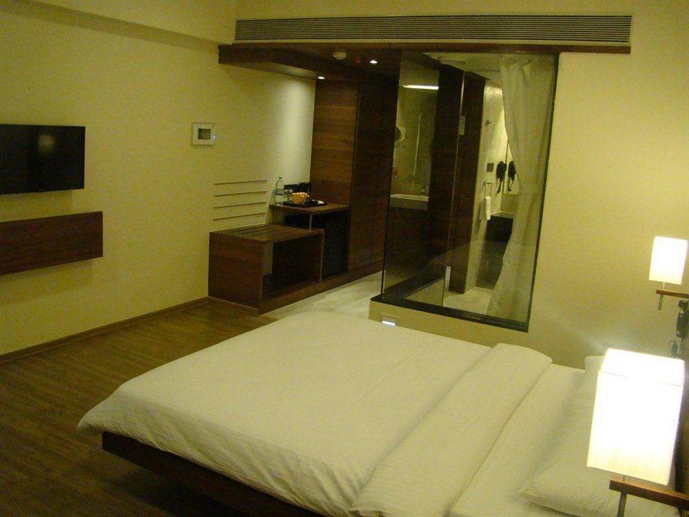 Temple Tree Hotel Shirdi Exterior photo