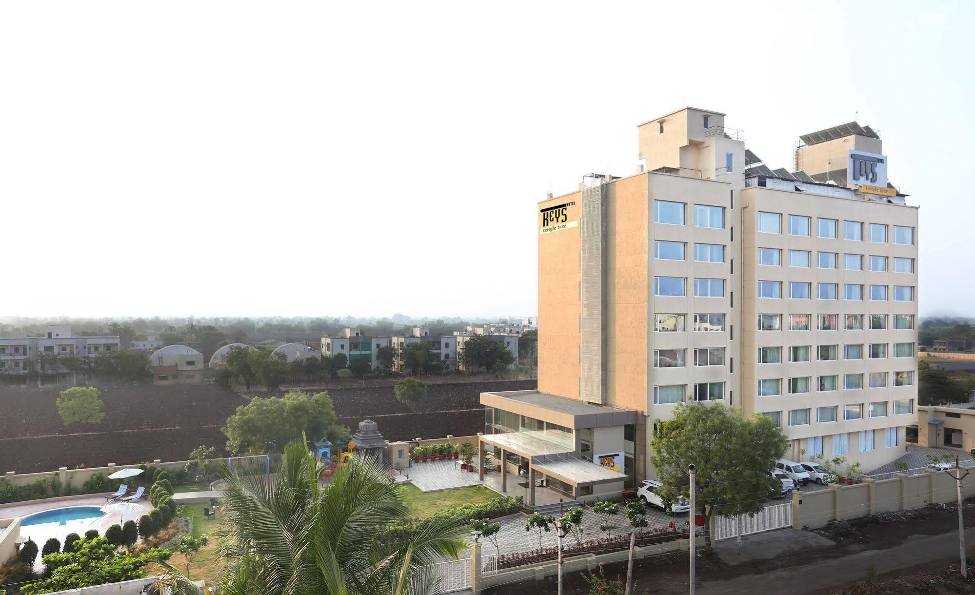 Temple Tree Hotel Shirdi Exterior photo